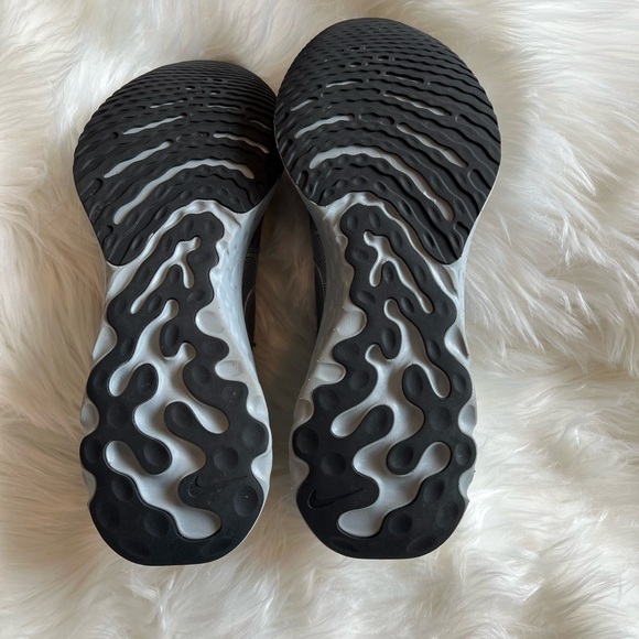 Men’s Nike size 12 - Picture 6 of 8